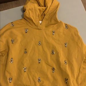 Yellow Sweatshirt with detailing